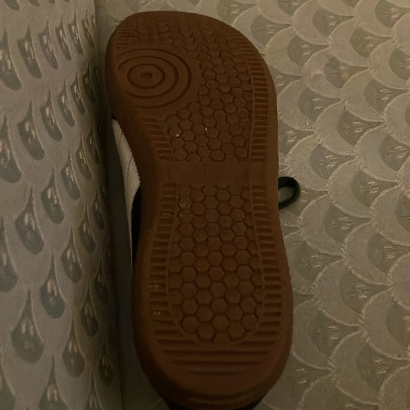 Puma LIGA indoor soccer shoes. Size US 10.5 - Picture 4 of 4